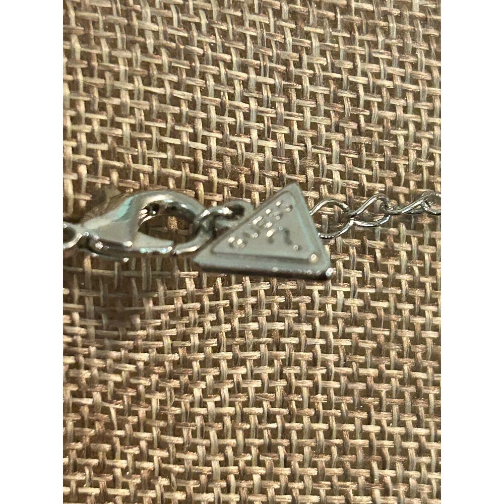 Guess ? - Picture 10 of 11